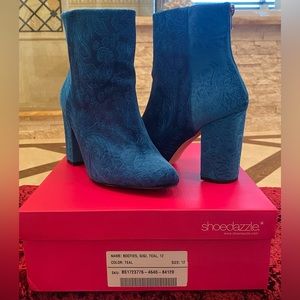 Shoedazzle GIGI Teal velvet booties